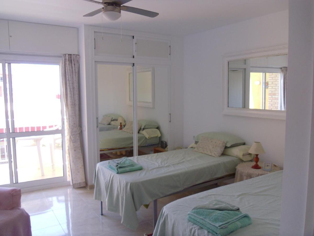 Studio In Hercules With Pool And Sea View Benalmadena Bagian luar foto